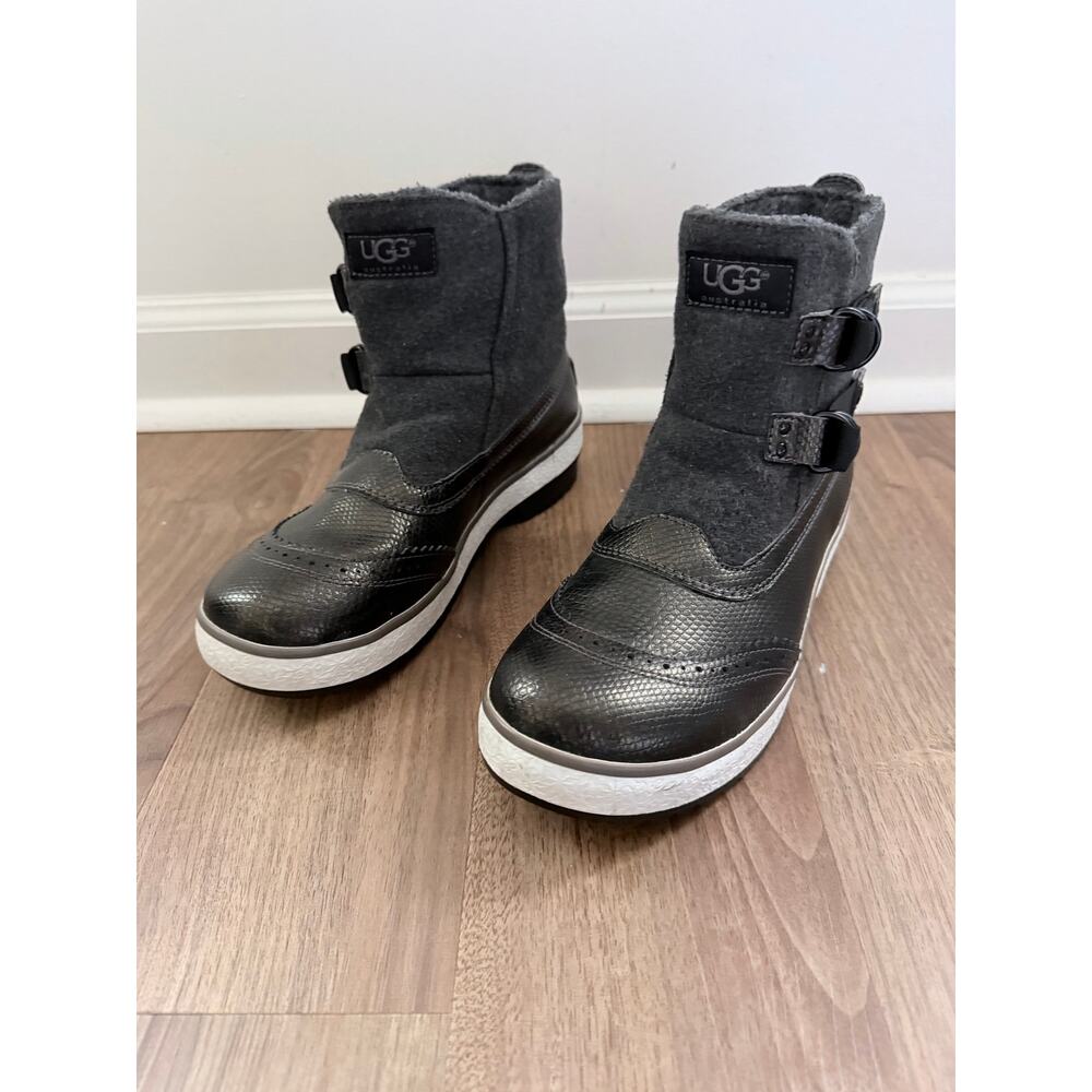 UGG Australia Marrais waterproof black adjustable buckle straps Boots-Size 7